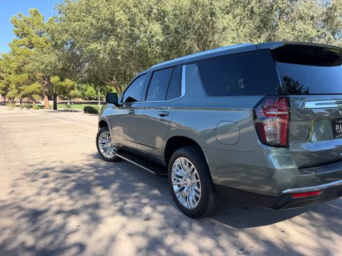 Used 2023 Chevrolet Tahoe LT w/ Luxury Package RWD image 4