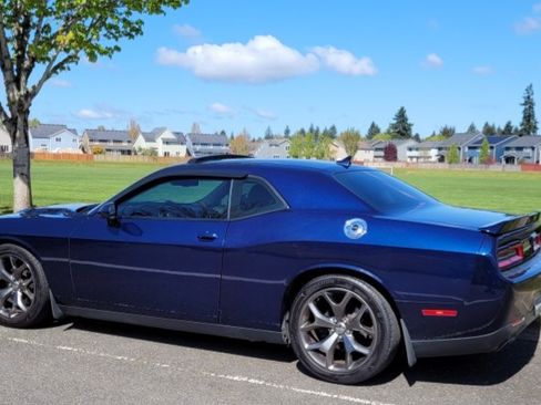 Used 2015 Dodge Challenger SXT Plus w/ Driver Convenience Group image 4