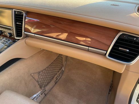 Used 2013 Porsche Panamera S w/ Premium Pkg Plus image 4