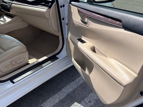 Used 2015 Lexus ES 350 w/ Premium Package image 14