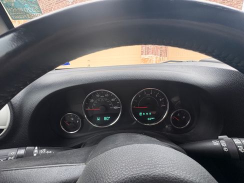 Used 2012 Jeep Wrangler Unlimited Sport image 9