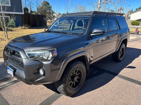 Used 2017 Toyota 4Runner SR5 image 6