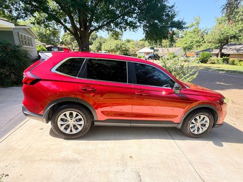Used 2024 Honda CR-V LX image 2