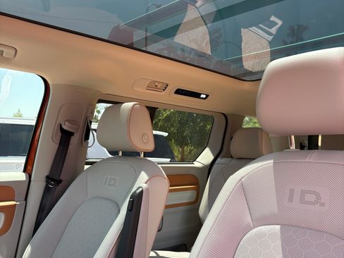Used 2025 Volkswagen ID. Buzz 1st Edition AWD/4WD image 13