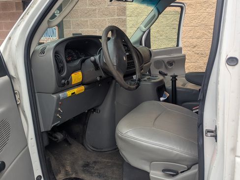 Used 2003 Ford E-350 and Econoline 350 Super Duty image 4