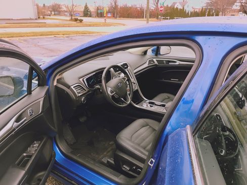 Used 2018 Ford Fusion SE w/ Fusion SE Technology Package image 8