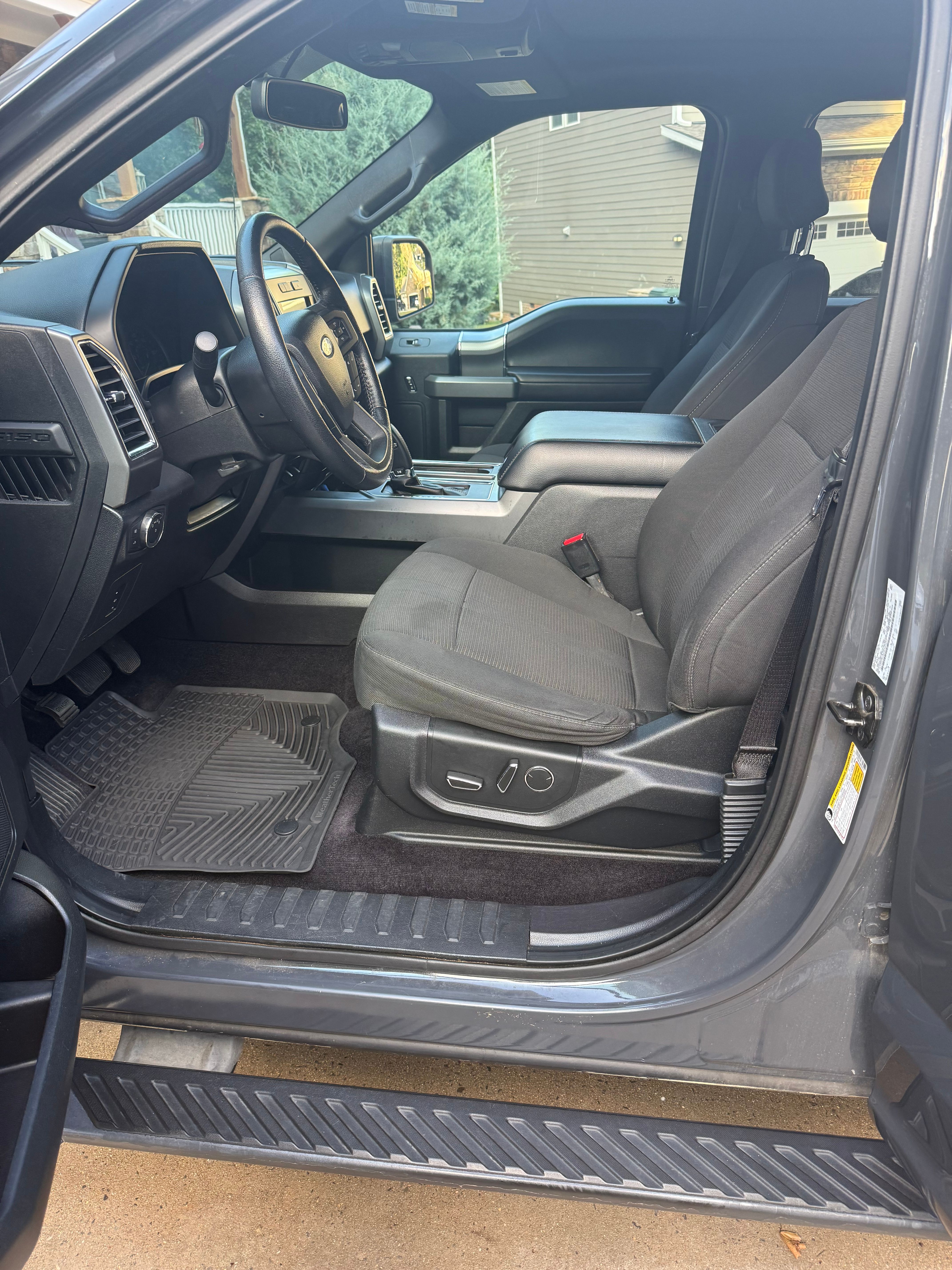 Used 2016 Ford F150 XLT w/ Equipment Group 302A Luxury AWD/4WD image 10