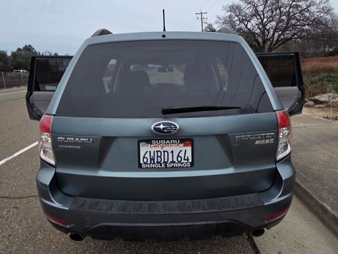 Used 2012 Subaru Forester 2.5X Premium w/ All-Weather Pkg image 5