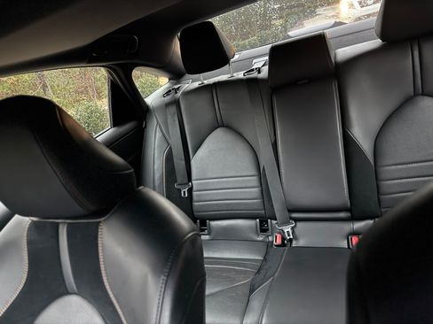 Used 2021 Toyota Avalon Touring image 8