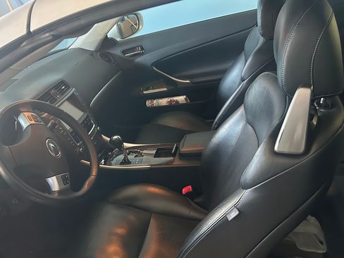 Used 2014 Lexus IS 250C image 11