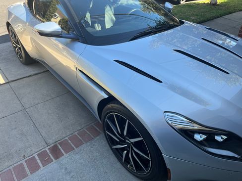 Used 2018 Aston Martin DB11 V12 image 4