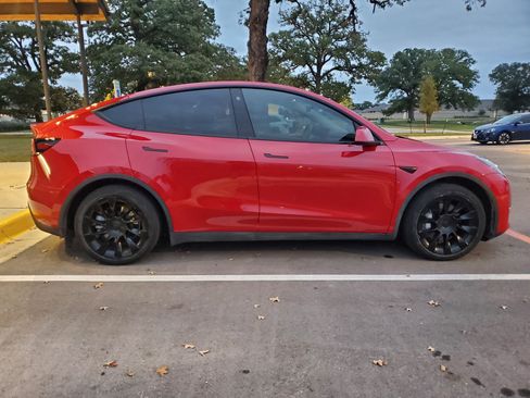 Used 2023 Tesla Model Y Long Range image 5