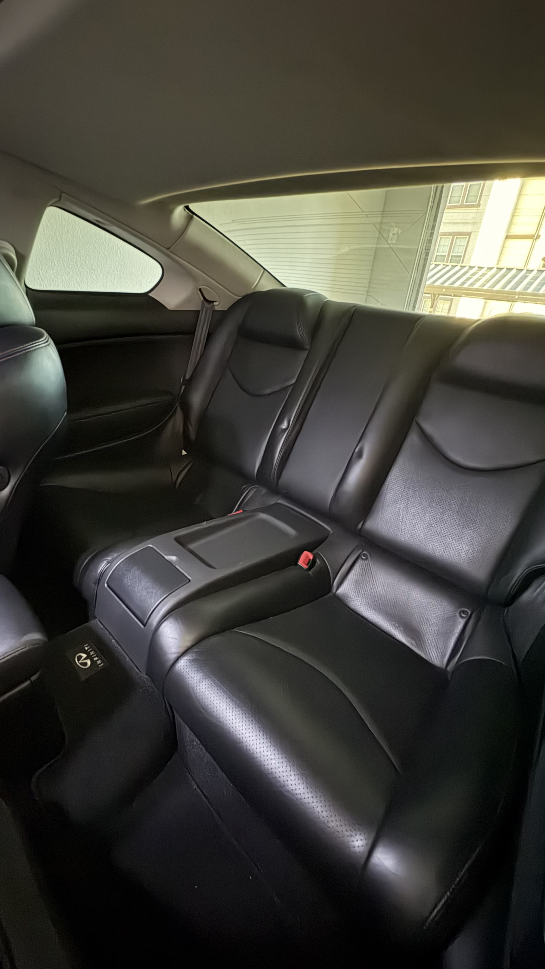 Used 2011 INFINITI G37 IPL RWD image 17