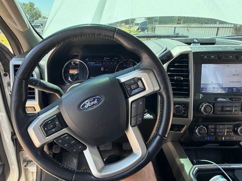 Used 2020 Ford F350 Lariat w/ Lariat Ultimate Package AWD/4WD image 13