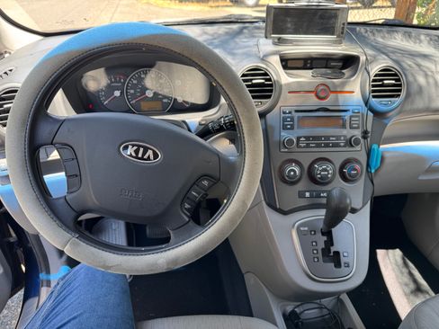 Used 2008 Kia Rondo LX FWD image 13