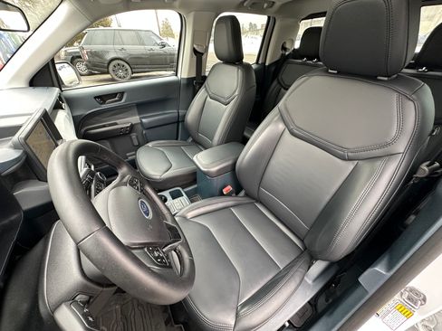 Used 2024 Ford Maverick Lariat w/ Black Appearance Package image 8