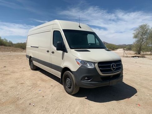 Used 2023 Mercedes-Benz Sprinter 2500 image 27