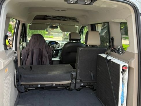 Used 2014 Ford Transit Connect XLT FWD image 9