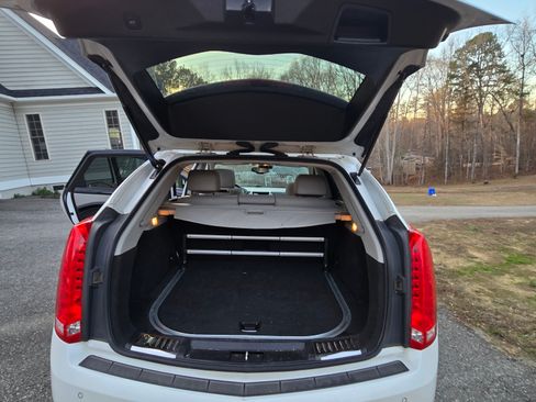 Used 2015 Cadillac SRX Performance w/ Driver Awareness Package image 9