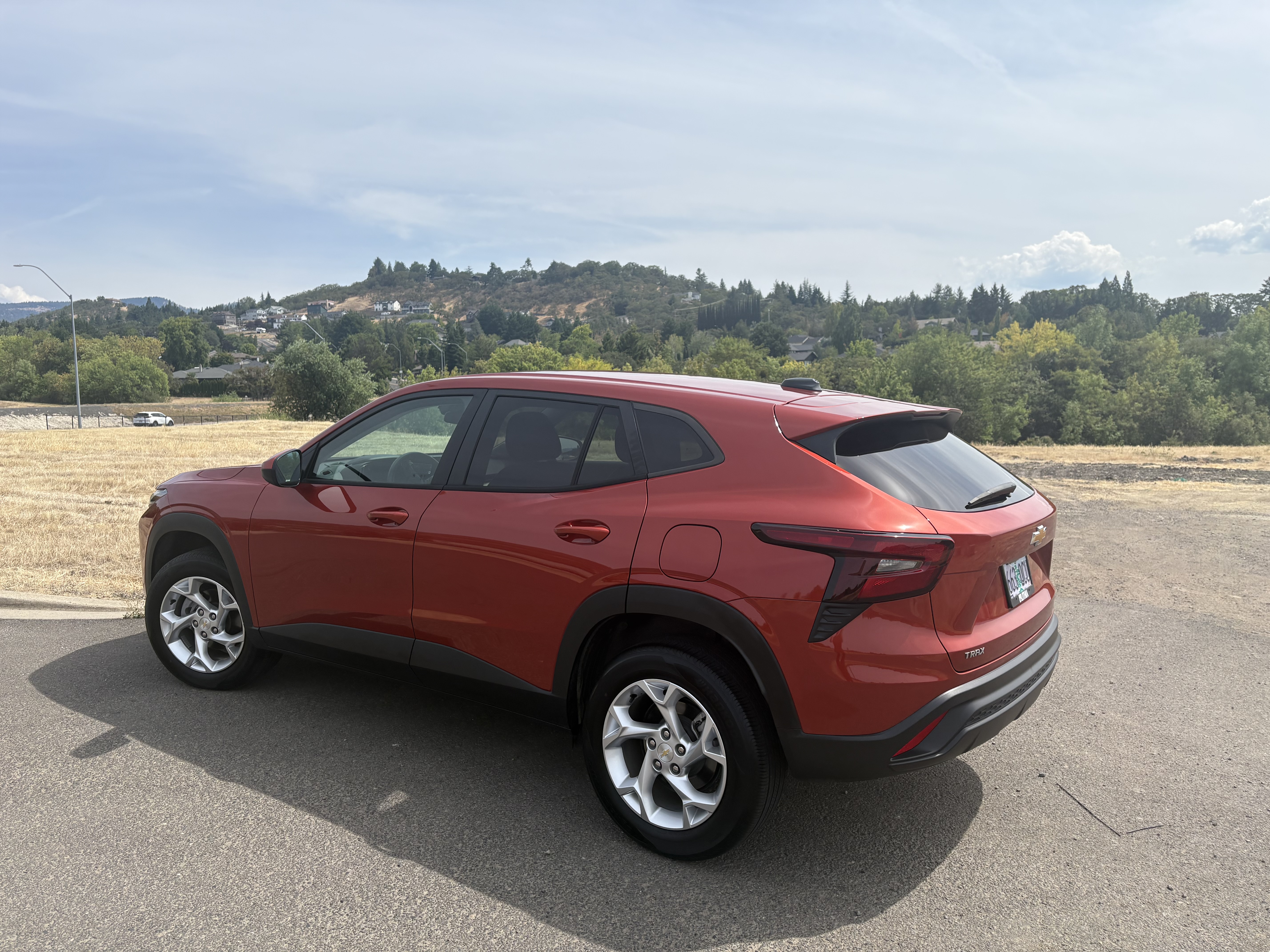 Used 2024 Chevrolet Trax LS w/ LS Convenience Package FWD image 16