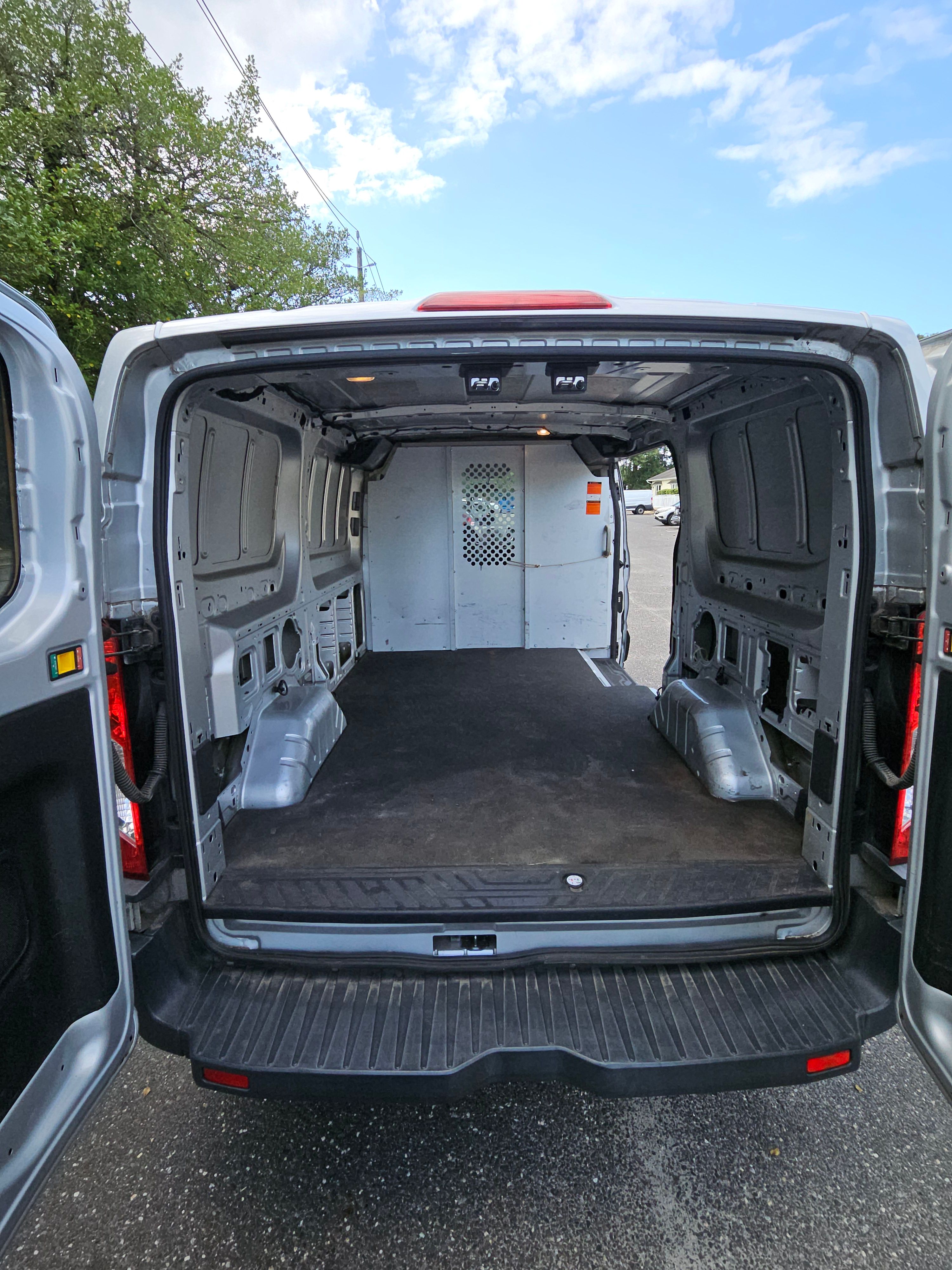 Used 2015 Ford Transit 150 130 Low Roof RWD image 8