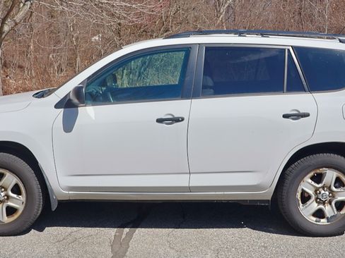 Used 2011 Toyota RAV4 4WD w/ Base L4 Extra Value Pkg image 1