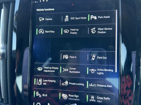 Used 2017 Volvo S90 T6 Inscription w/ Vision Package image 21