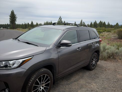 Used 2018 Toyota Highlander SE AWD/4WD image 10