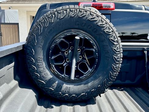 Used 2024 Chevrolet Colorado ZR2 w/ ZR2 Bison Edition image 10