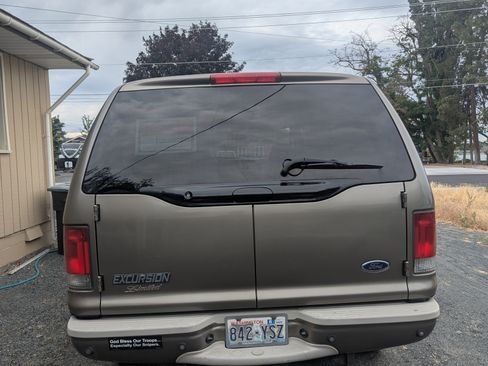 Used 2004 Ford Excursion Limited image 5