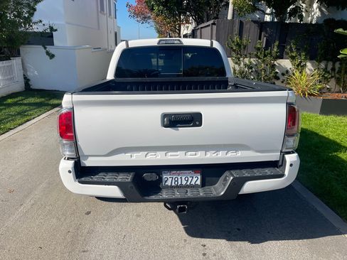 Used 2020 Toyota Tacoma TRD Sport image 8