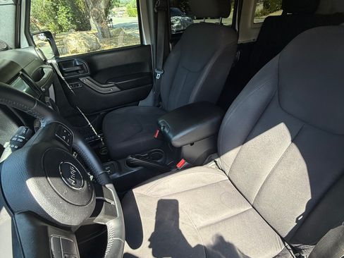 Used 2014 Jeep Wrangler Unlimited Sport w/ Quick Order Package 24S AWD/4WD image 6
