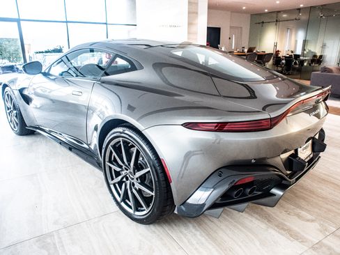 Used 2019 Aston Martin V8 Vantage Coupe image 4