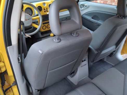 Used 2006 Chrysler PT Cruiser Touring image 25