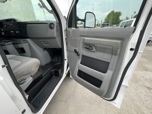 Used 2010 Ford E-250 and Econoline 250 RWD image 17