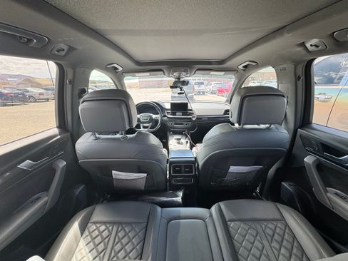 Used 2018 Audi SQ5 Prestige w/ Prestige Package AWD/4WD image 17