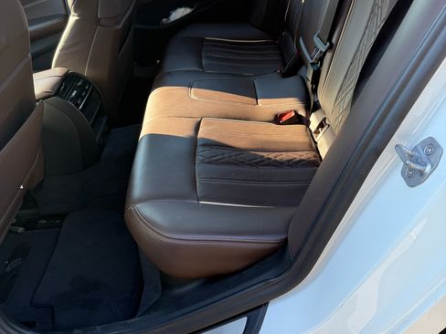 Used 2019 BMW 530i xDrive w/ Premium Package image 6