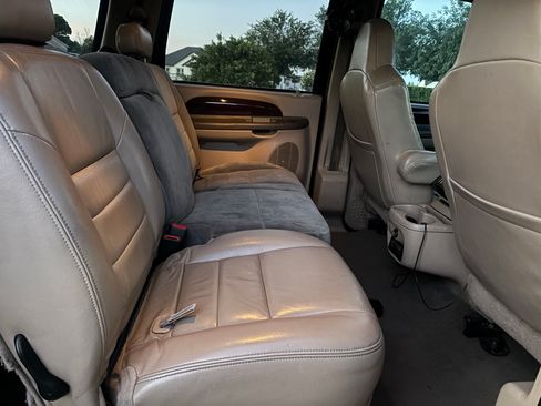 Used 2004 Ford Excursion Limited AWD/4WD image 15