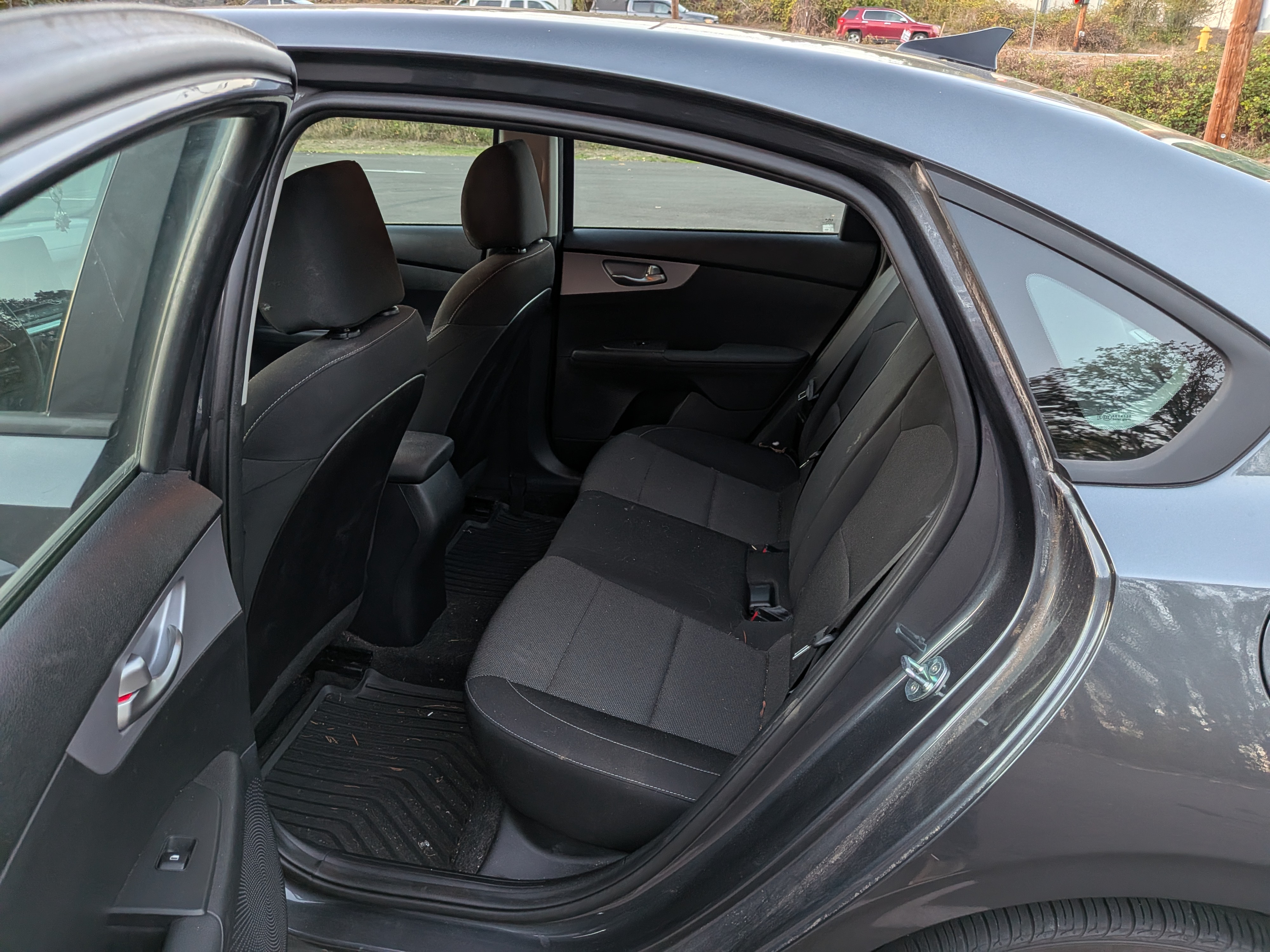 Used 2022 Kia Forte LXS FWD image 16