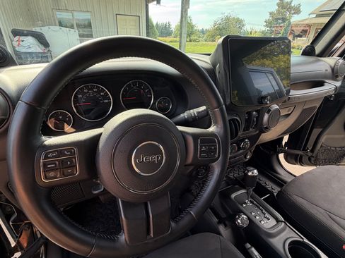 Used 2014 Jeep Wrangler Unlimited Sport w/ Quick Order Package 24S AWD/4WD image 8