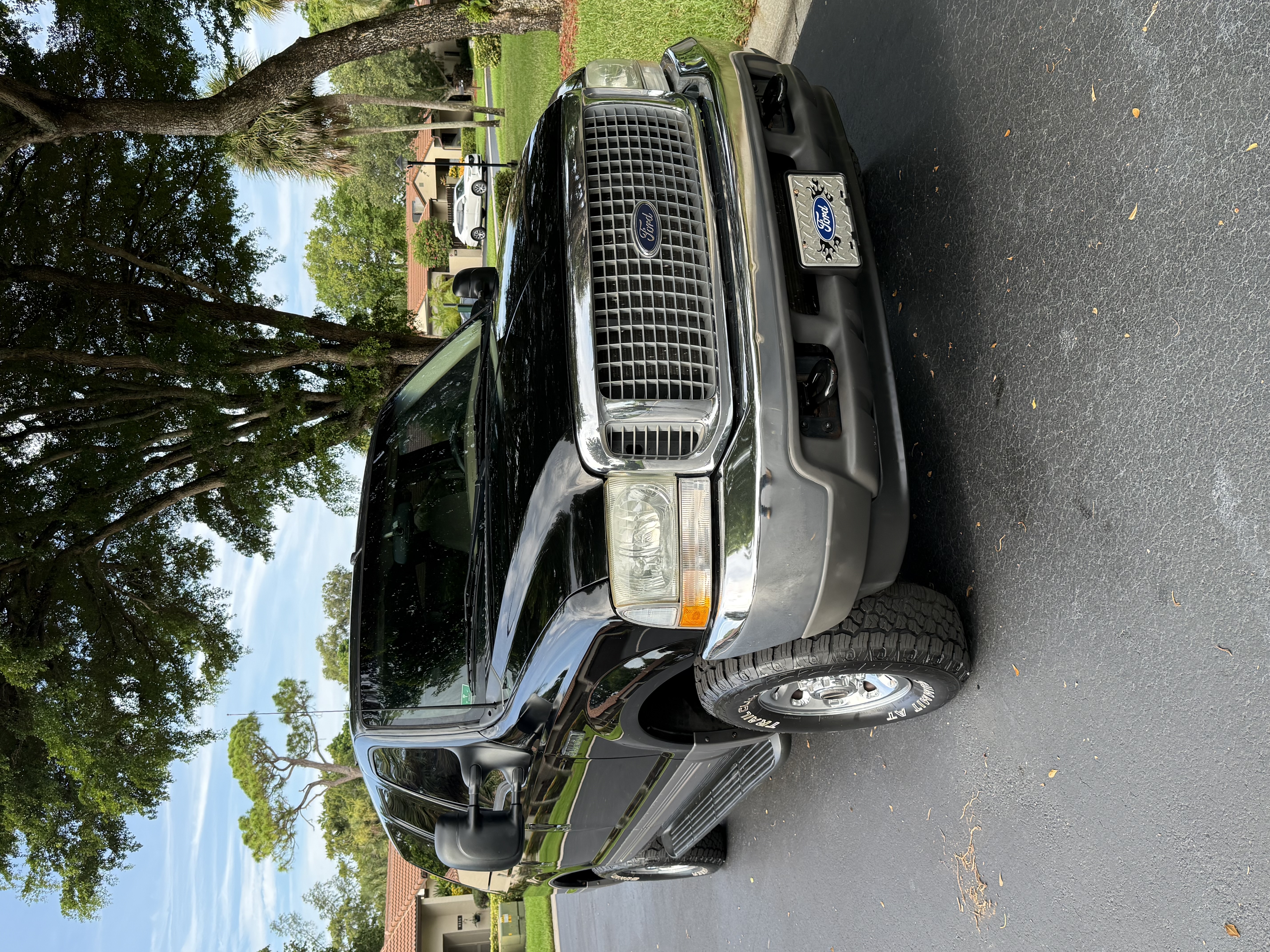 Used 2002 Ford Excursion XLT AWD/4WD image 1