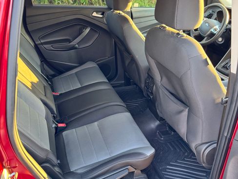 Used 2016 Ford Escape SE w/ Equipment Group 201A image 10