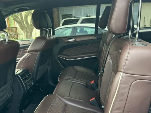 Used 2013 Mercedes-Benz GL 550 4MATIC image 20