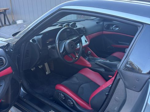 Used 2024 Nissan Z Performance w/ Floor Mat Package RWD image 6