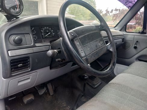 Used 1994 Ford F150 4x4 Regular Cab image 11