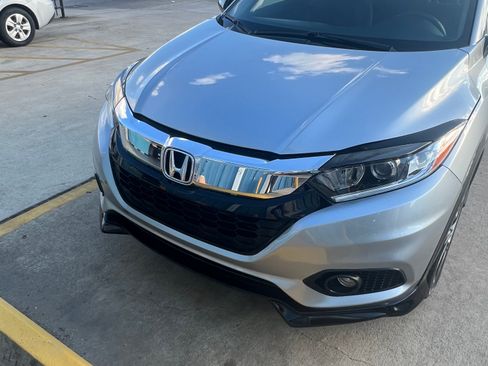 Used 2020 Honda HR-V Sport image 2