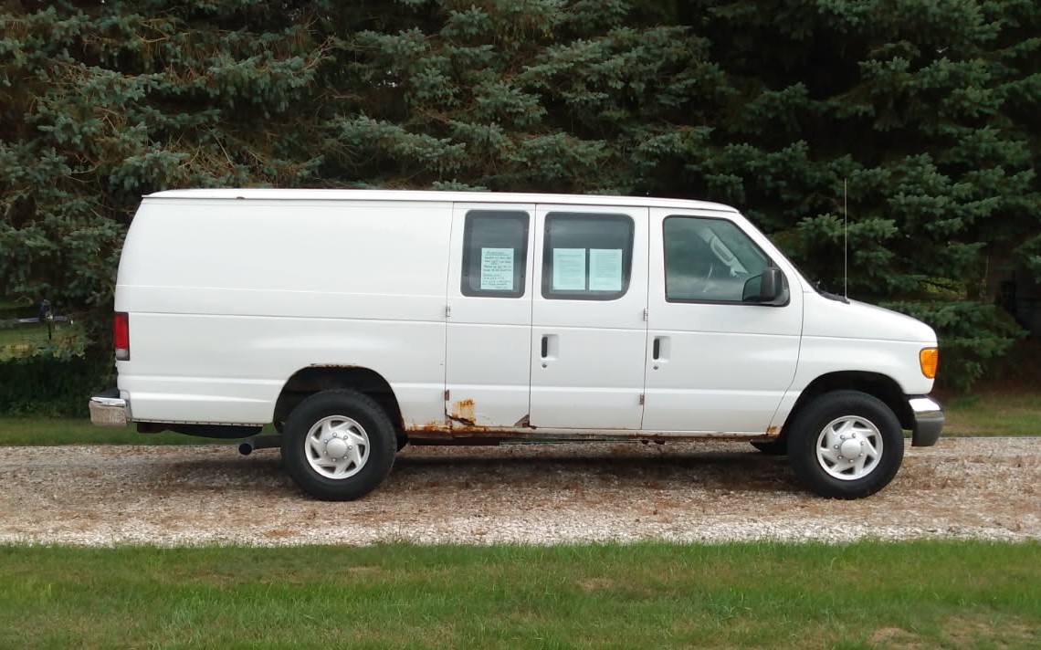 Used 2005 Ford E-350 and Econoline 350 Extended Super Duty RWD image 5