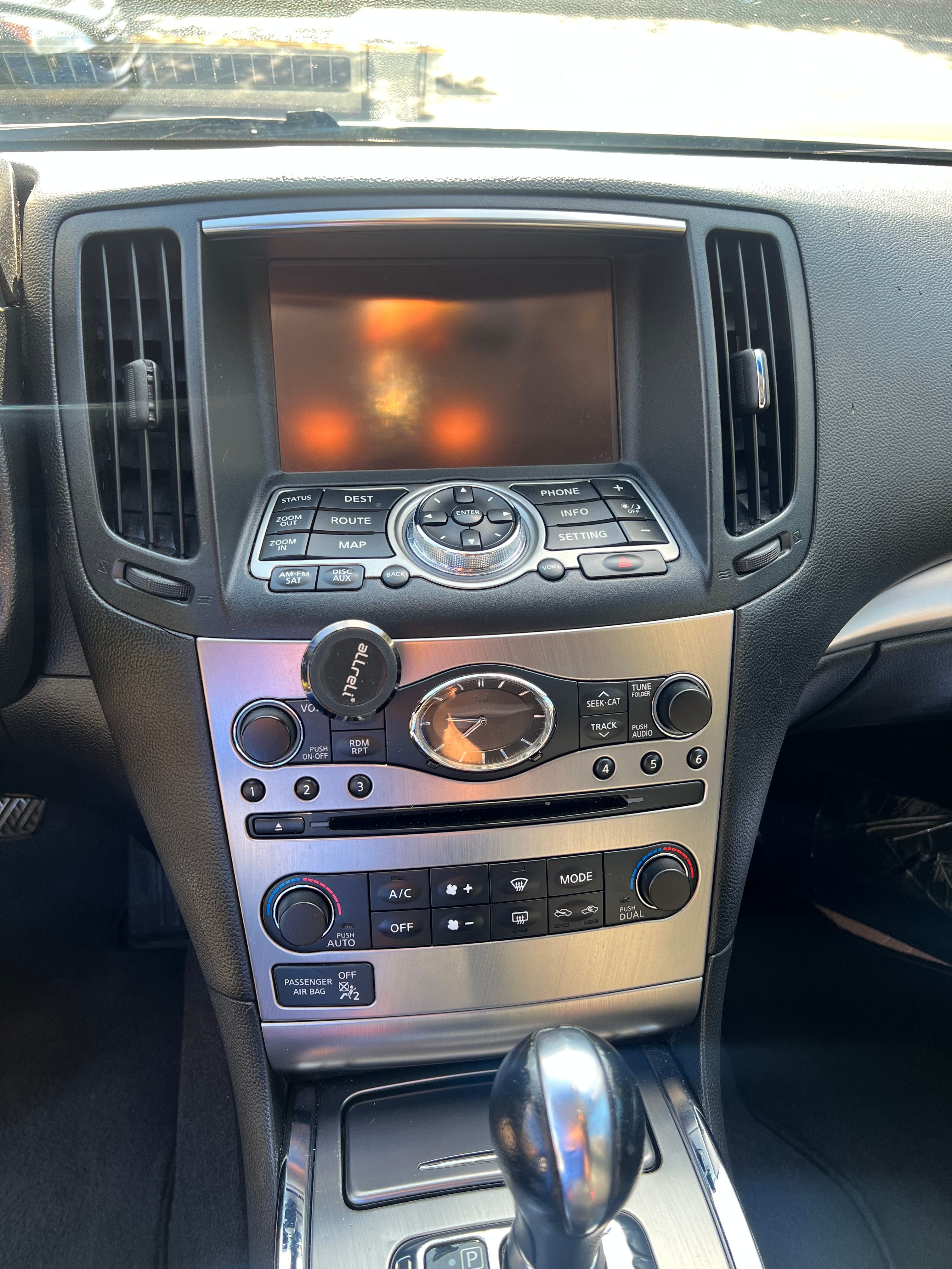 Used 2010 INFINITI G37 Journey w/ Premium Pkg RWD image 11