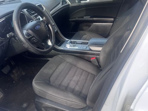 Used 2020 Ford Fusion SE image 17