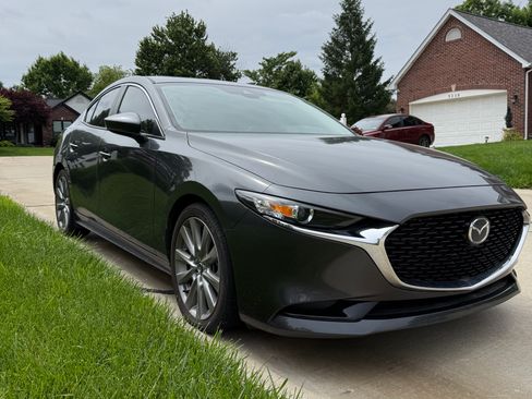 Used 2022 MAZDA MAZDA3 s FWD image 1